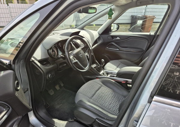 Opel Zafira cena 35500 przebieg: 166000, rok produkcji 2015 z Głogów małe 352